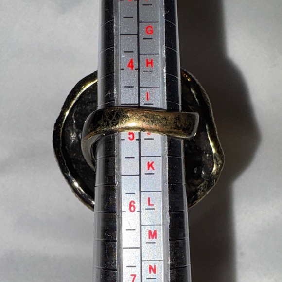 Vintage Mushroom Dome Ring Gold Tone 1960s - 70s Brutalist Era Style size 4.5-5 - Picture 9 of 9